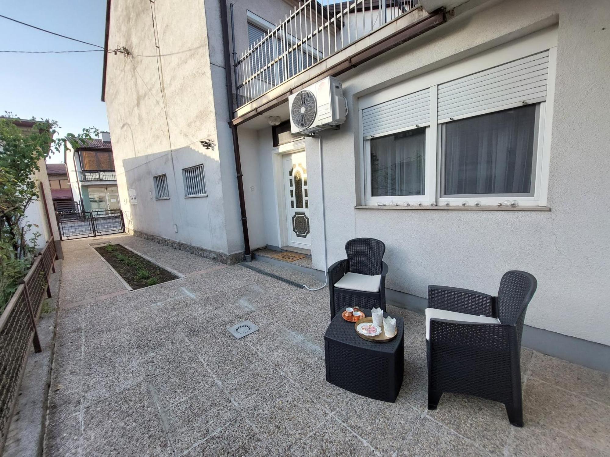 Kia Ora Apartment Bihac Bagian luar foto