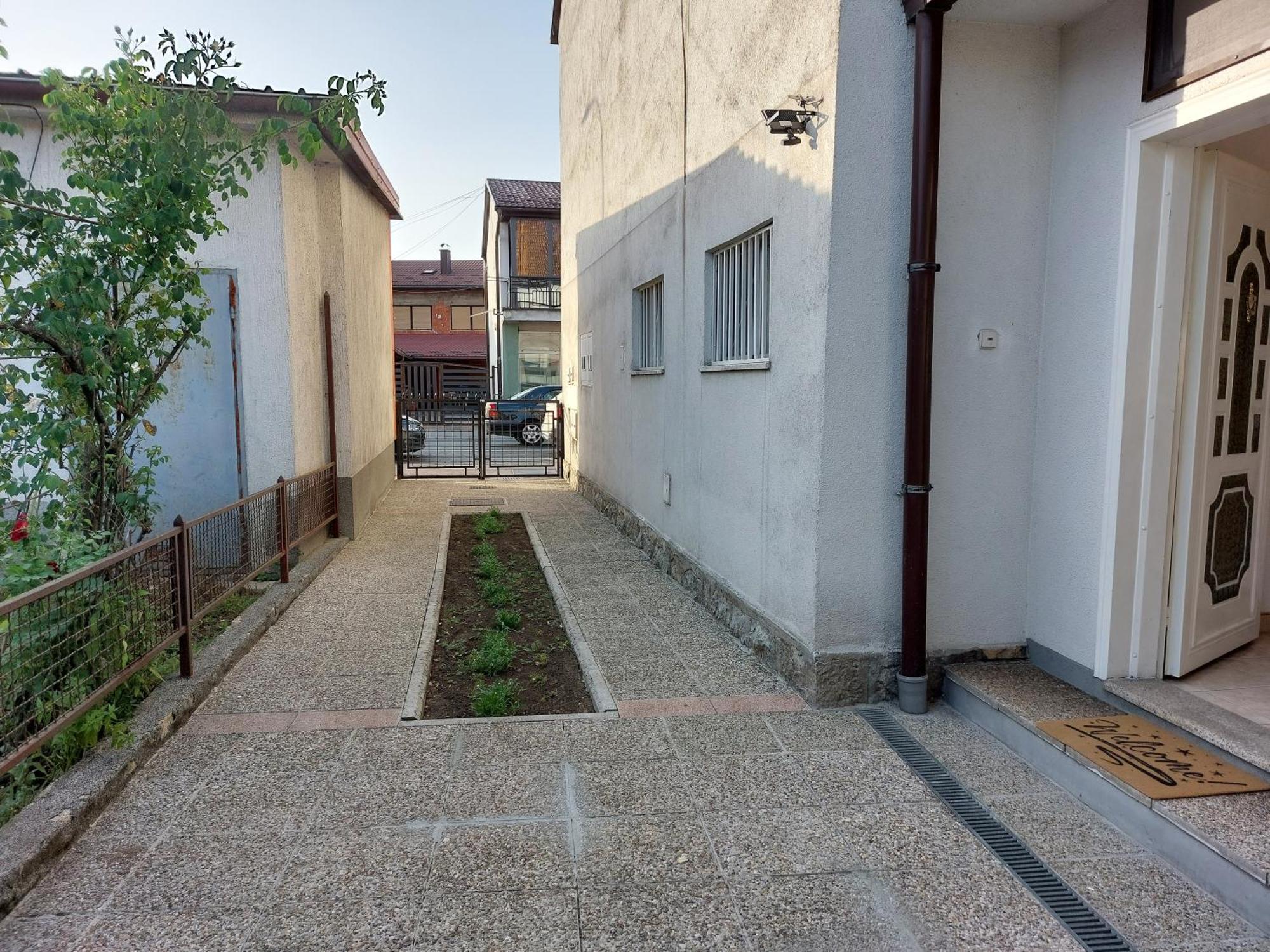Kia Ora Apartment Bihac Bagian luar foto